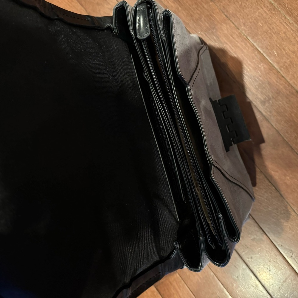 Zac Posen Grey and Patent Leather Black Shoulder Bag - Picture 4 of 4